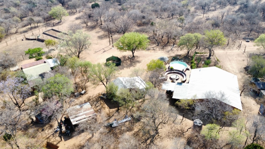 6 Bedroom Property for Sale in Zoutpansdrift North West